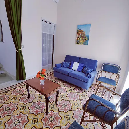 Traditional Maltese Townhouse In Feriehus *